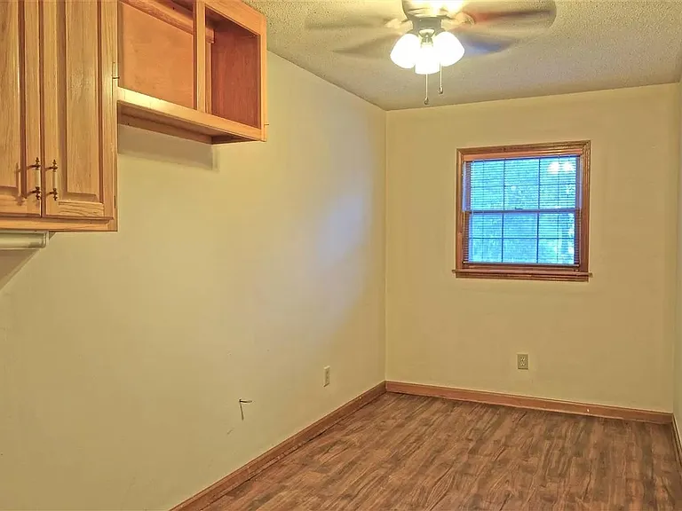 Office: 7ft x 15ft