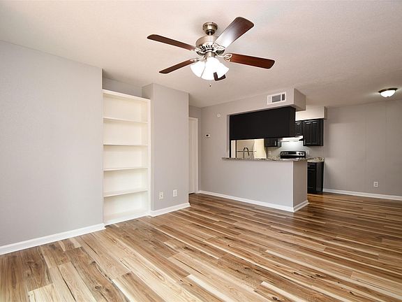 4th image of 12955 Woodforest Blvd APT 20