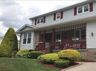 211 Shelby Dr, Greensburg, PA
