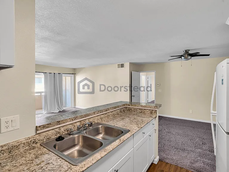 2521 W Sunflower Ave #J12 — Photo 9