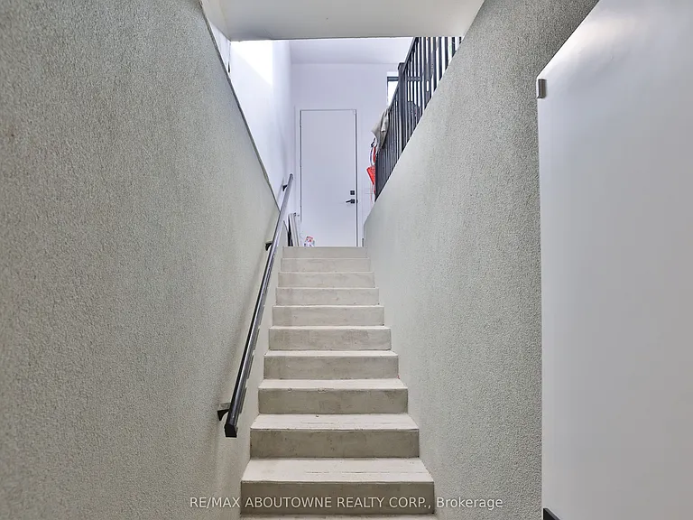 70 Upper Mount Albion Rd — Photo 37