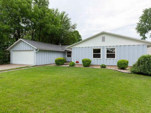 1136 Helmen Dr, South Bend, IN 46615