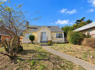925 S 10th St, Coos Bay, OR 97420