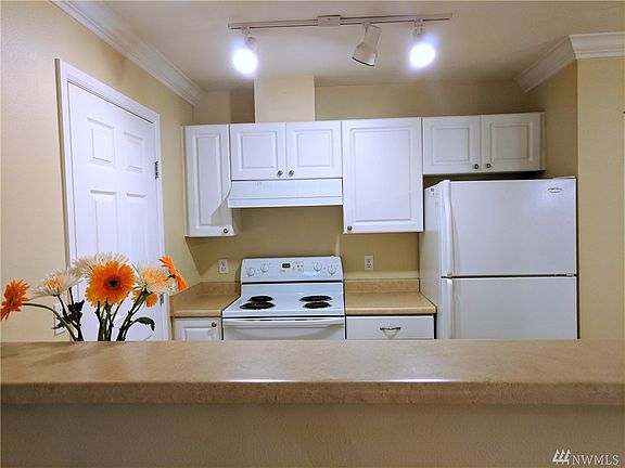 3rd image of 33020 10th Ave SW #104