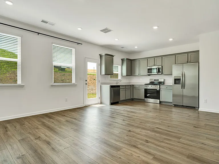 5010 Highwood Dr NE — Photo 7