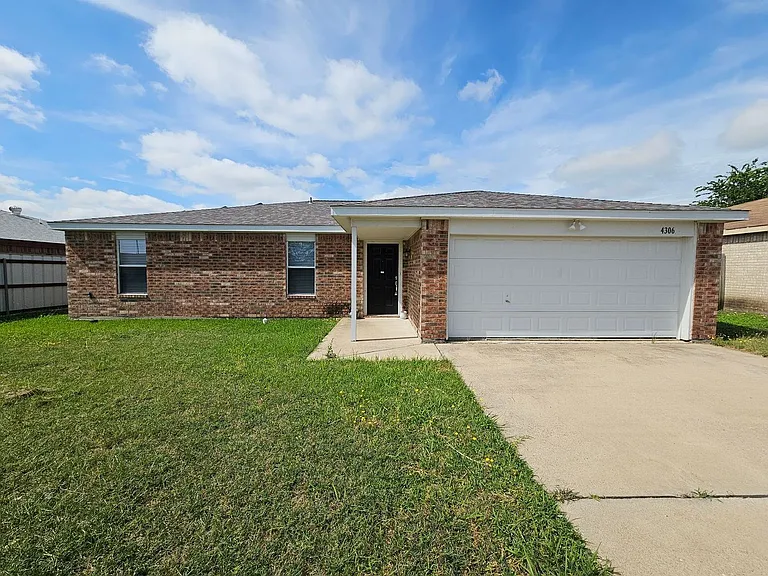 4306 Secretariat Dr — Photo 1