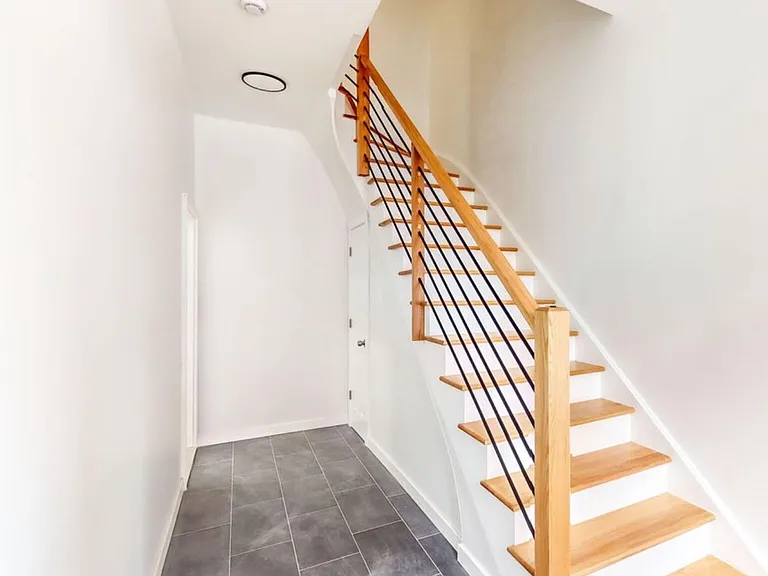 28 White St #1 — Photo 2