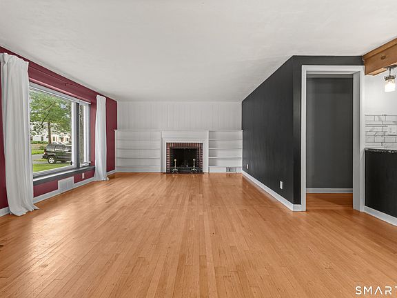 3rd image of 34 Cedar Ridge Road