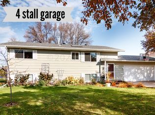 630 Appletree Ln, Moorhead, MN 56560