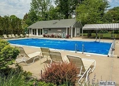 1st image of 32 Tiffany Cir