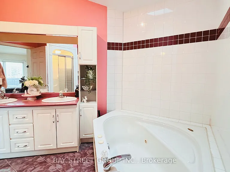 66 Maple Ave #301 — Photo 17
