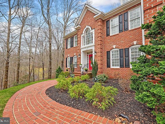 3rd image of 7969 Pinnacle Ridge Dr