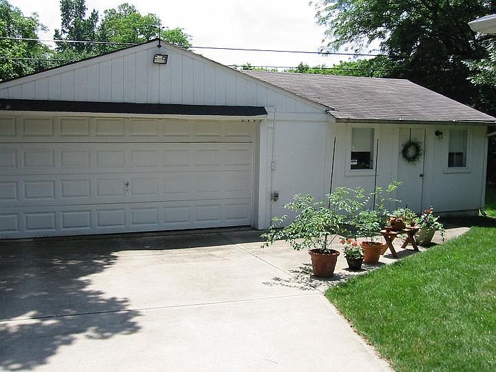 2nd image of 181 Cornell Ct