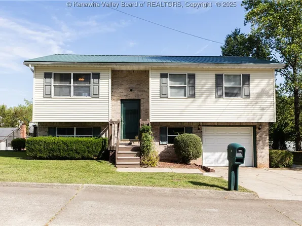 8 Wick Ln, Cross Lanes, WV 25313