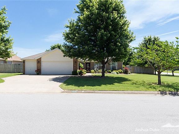 2nd image of 2976 N Quartz Dr