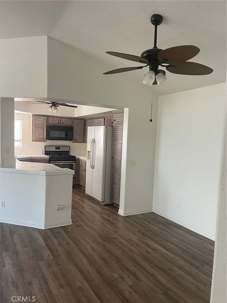 2 bed, 1061 sqft, $3,250 — Photo 4