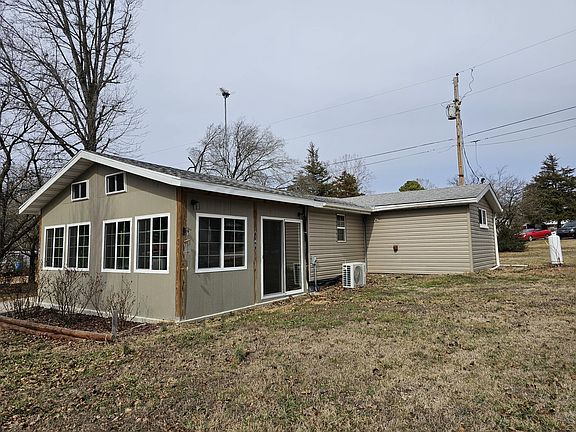 2nd image of 146 Lakeshore Lane
