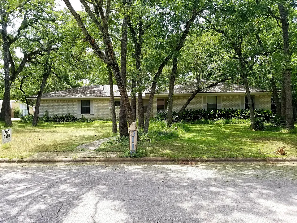 3116 Hummingbird Cir