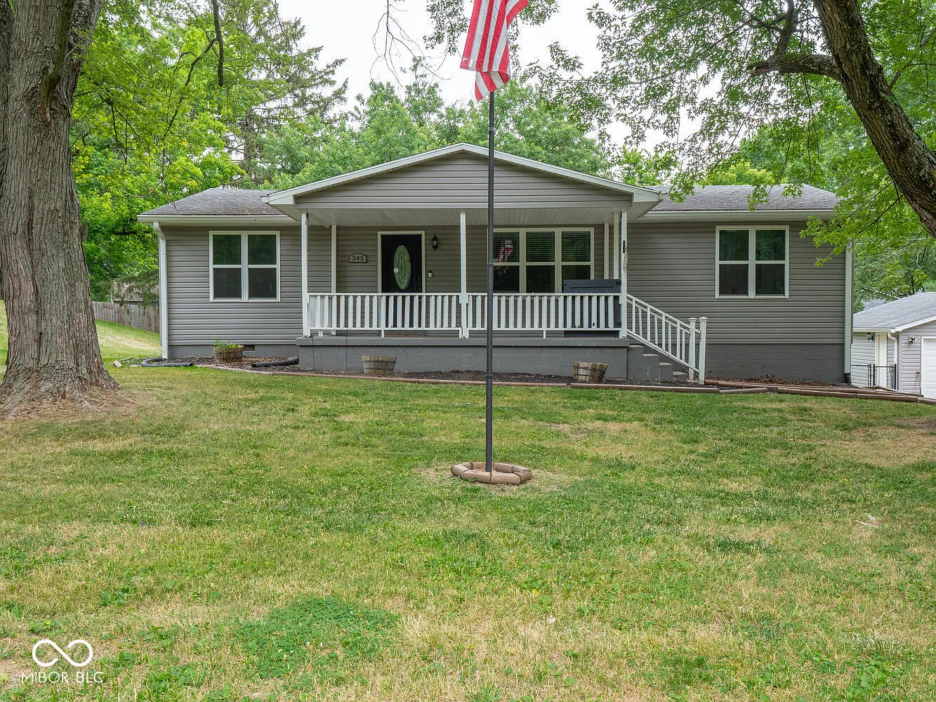 345 Urban St photo 1