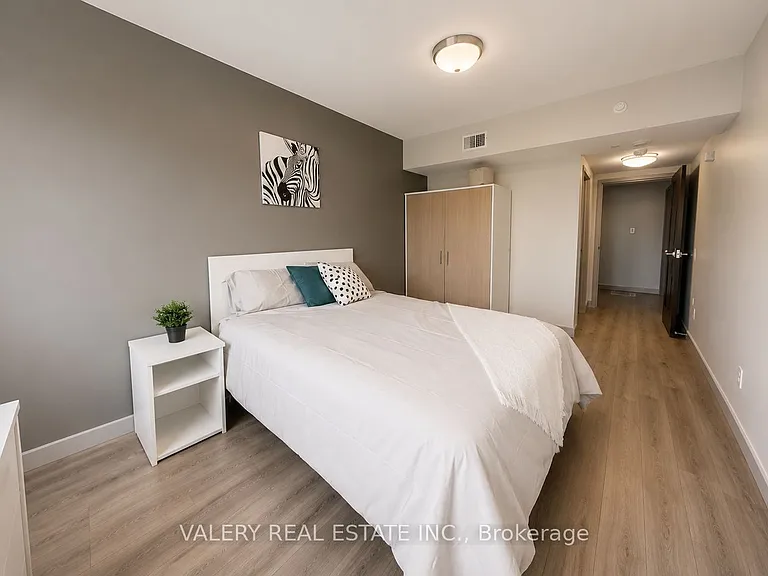 254 Phillip St #504 — Photo 11