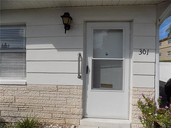 3rd image of 12400 Park Blvd APT 301