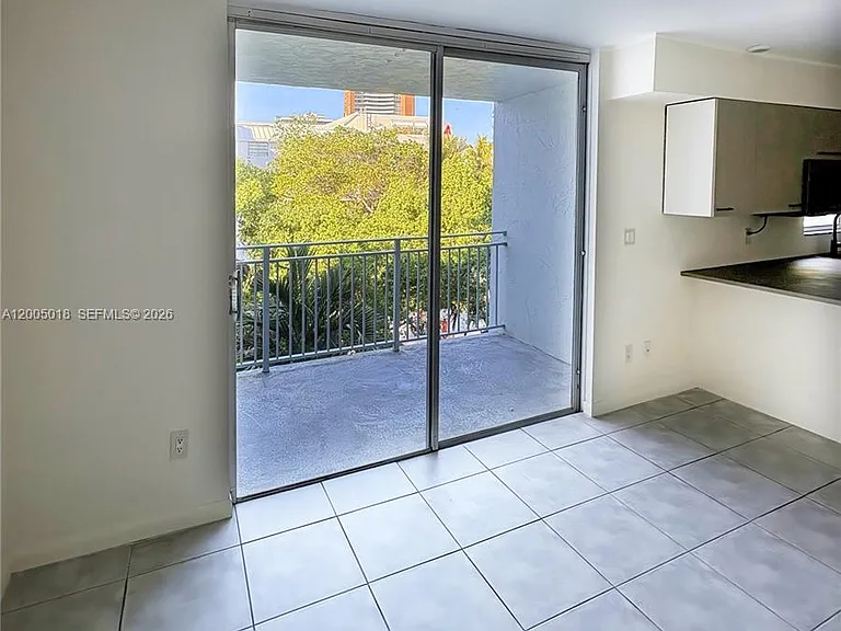 777 NE 62nd St #C402 — Photo 3