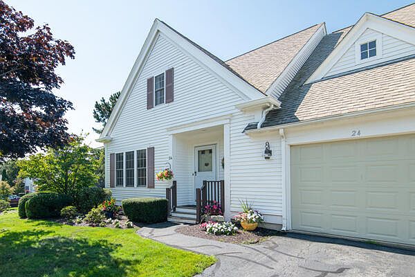 1st image of 24 Stratford Ridge