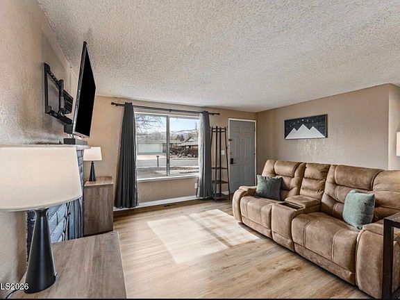 2nd image of 10075 Hornblende St