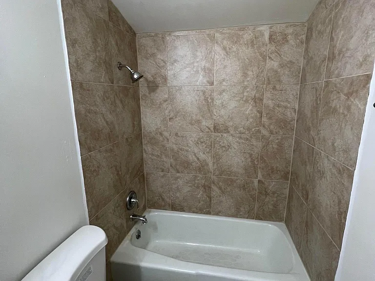 1220 NE 84th Ave — Photo 6