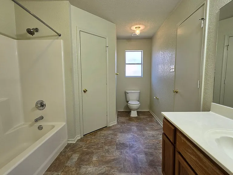 3303 Driftwood Dr — Photo 14