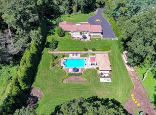 24 Yellow Cote Rd, Oyster Bay, NY 11771