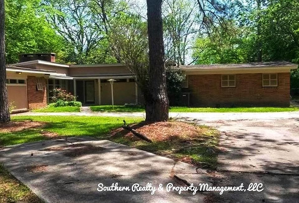 1st image of 2621 Ashlawn Dr