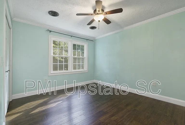 206 Manassas Dr — Photo 13