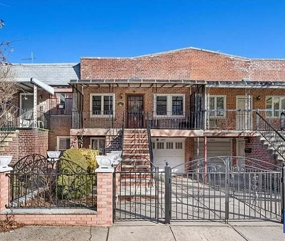 2371 Bragg St — Photo 3
