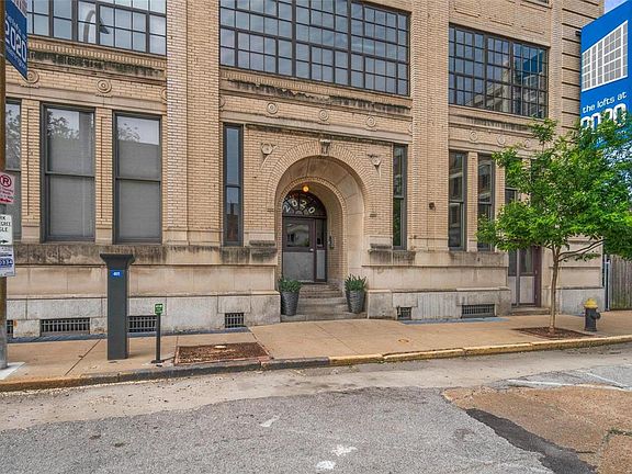 4th image of 2020 Washington Ave Unit 807