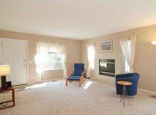 471 River Bend Rd UNIT 115, Naperville, IL 60540