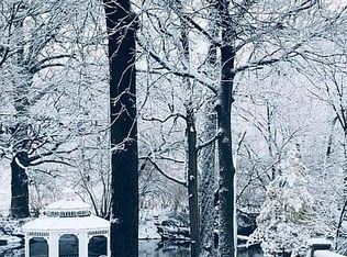 411 San Carlos Rd, Minooka, IL 60447