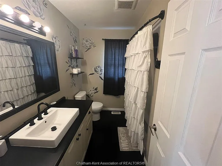 56 Mulberry Ct — Photo 8