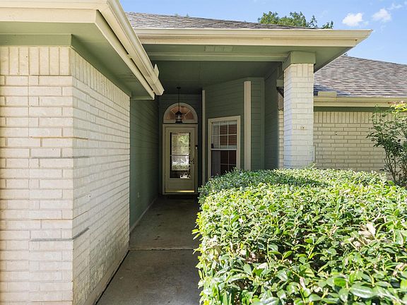 5th image of 104 Susana Dr