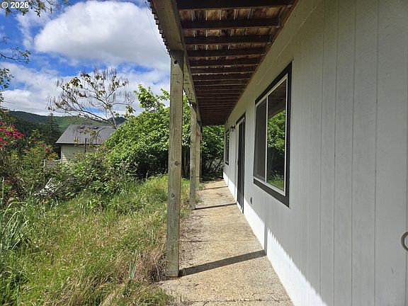 4th image of 1852 Lake View Dr