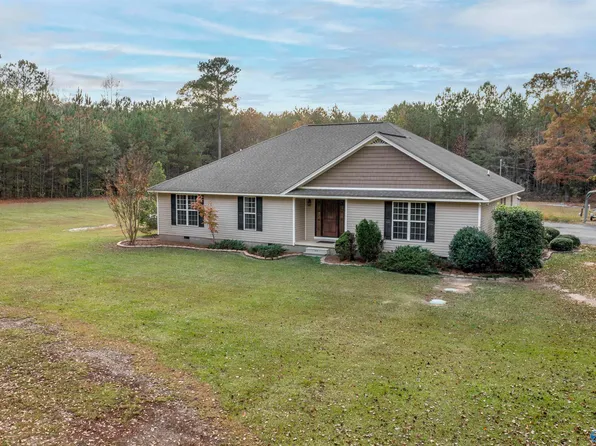 3252 Reaves Rd, Hokes Bluff, AL 35903