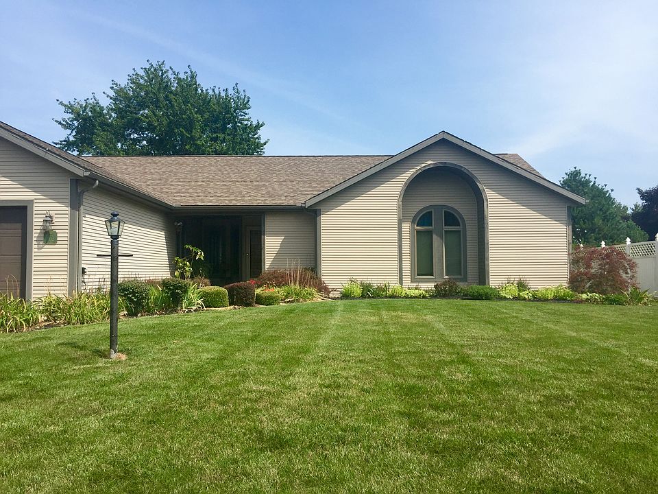 1st image of 702 Danbury Dr