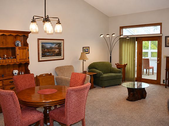 5th image of 1636 6th Ave SW Unit 2
