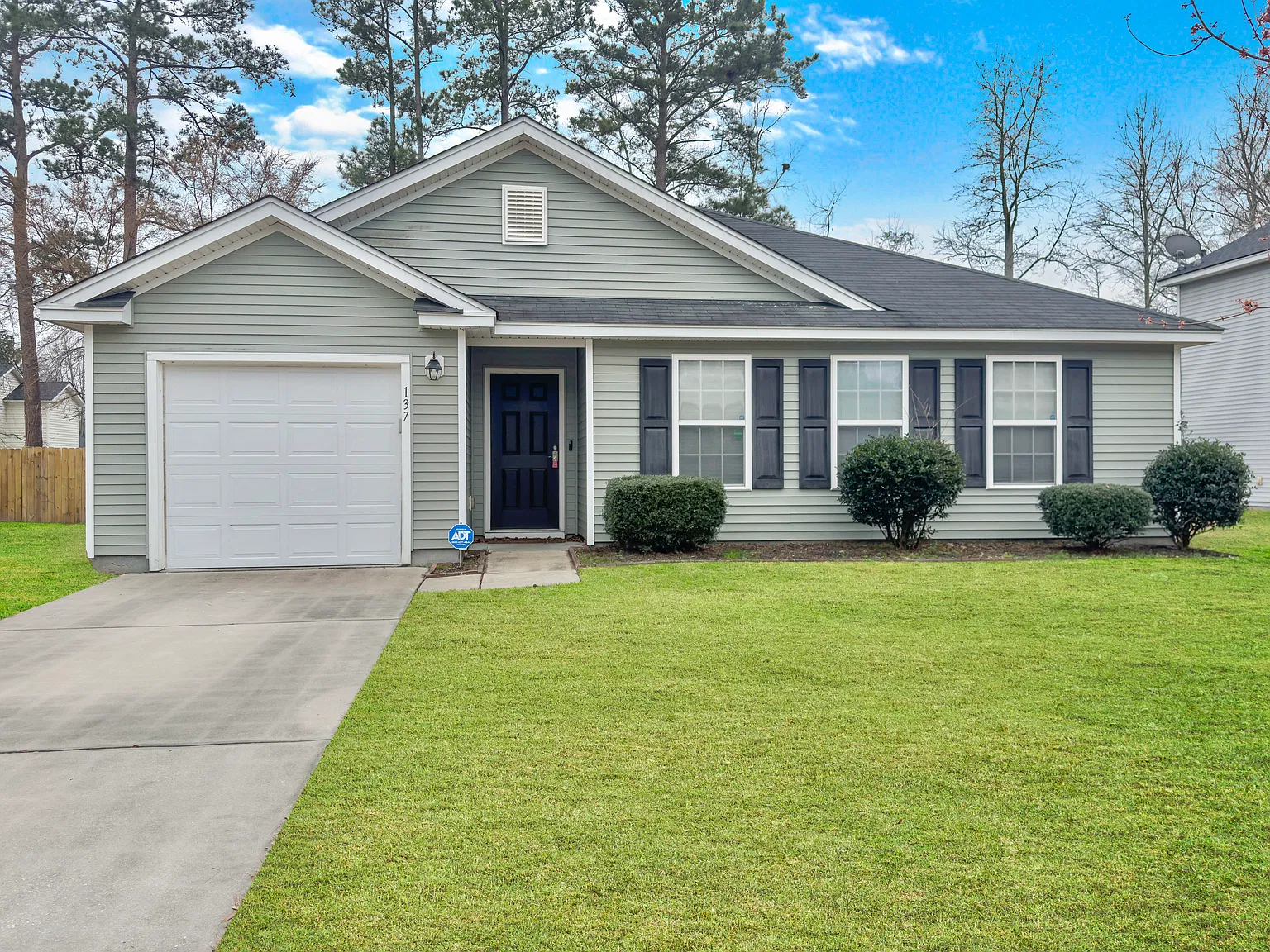 3 bed, 1283 sqft, $2,200 — Photo 3