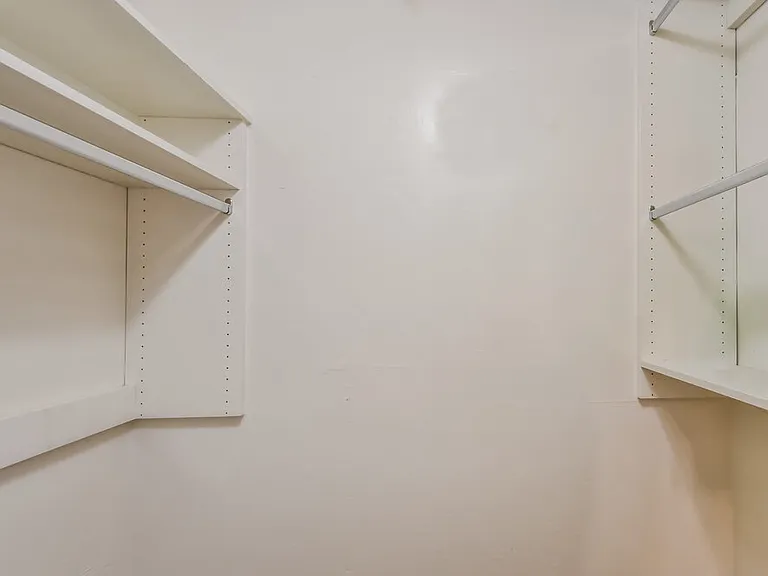 1338 N Brittany Ln — Photo 12