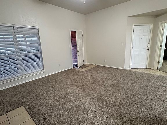 5th image of 210 Sugarloaf Ave