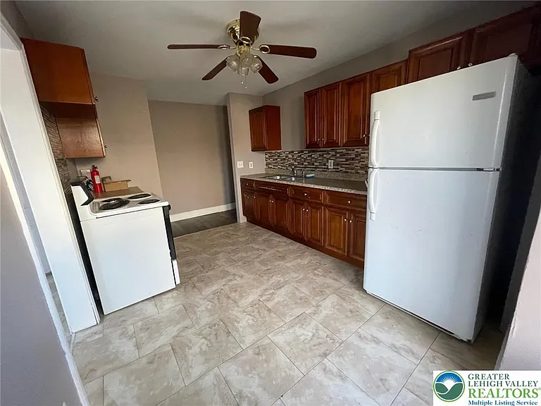 141 W Ridge St #B — Photo 7