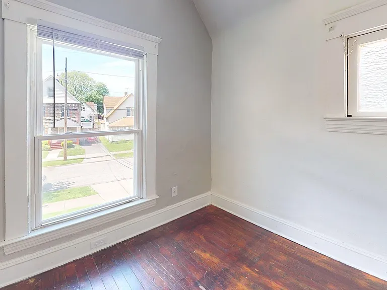 3865 W 16th St — Photo 19