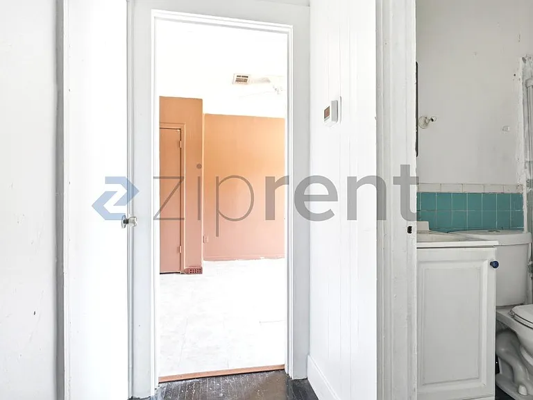 1301 N 6th Ave — Photo 9