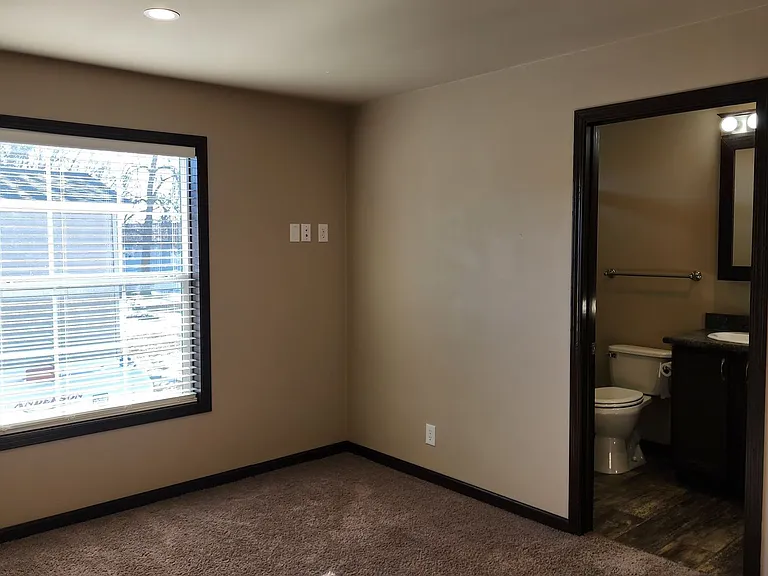 15 Grand Ave S #6 — Photo 6